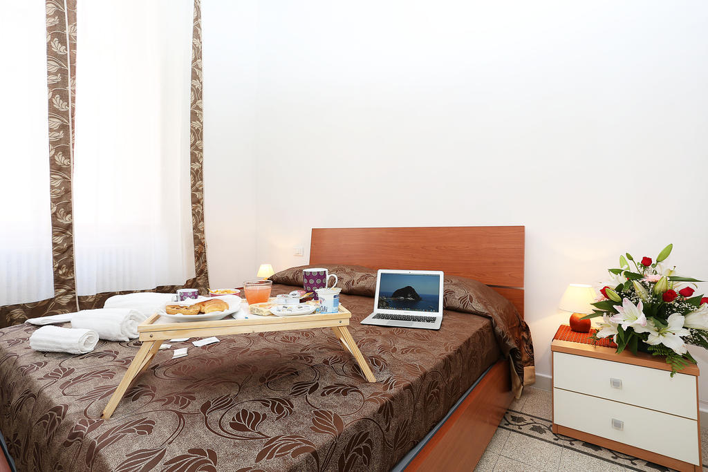 Bells Of Rome Hotel Стая снимка
